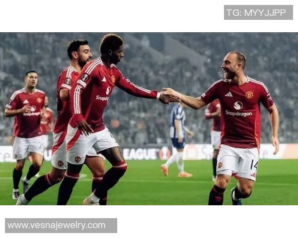 英超联赛首次推迟的比赛引发球迷热议，新冠疫情对球队赛程造成影响